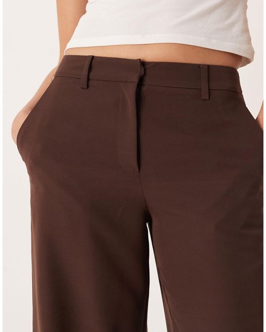 Vila Brown – weit geschnittene, elegante hose