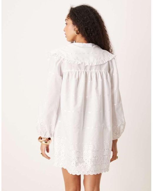 Vestito Corto Stile Camicia A Maniche Lunghe Con Colletto Oversize di ASOS in White