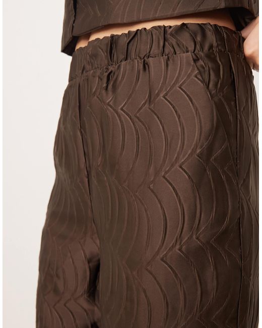 Pantalon d'ensemble texturé Y.A.S en coloris Natural