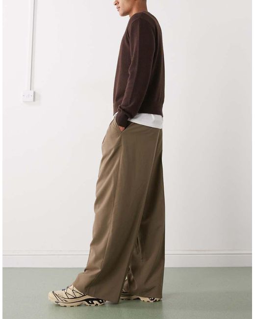 Pantalones De Sastre Marrones Extragrandes Con Cinturilla Elástica De Weekday de hombre de color Brown