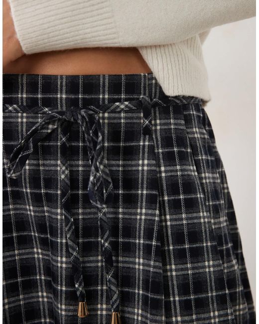 Threadbare White Pleated Tailored Mini Skirt