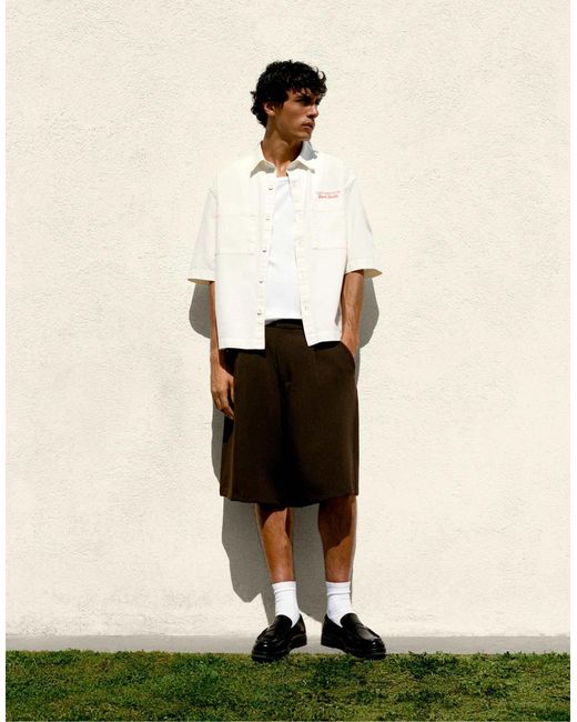 Pull&Bear – elegante bermudashorts in Natural für Herren