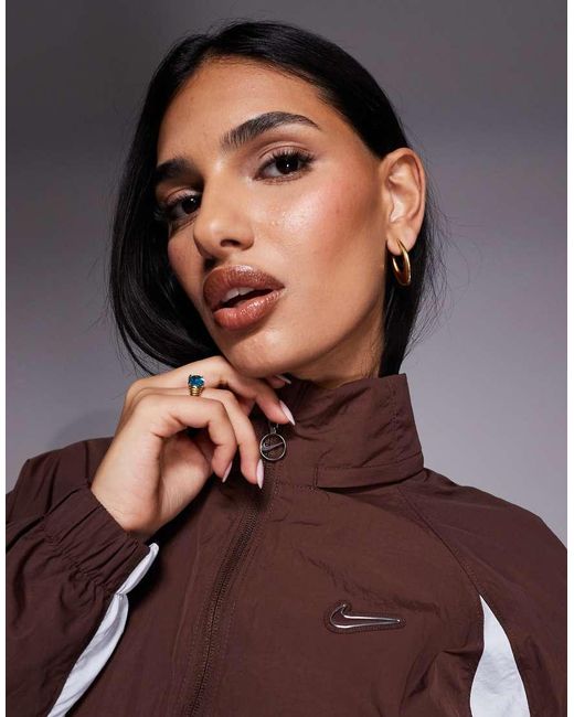 Nike Geweven Jack in het Brown