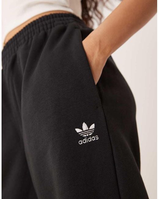 Adidas Originals Essentials in het White