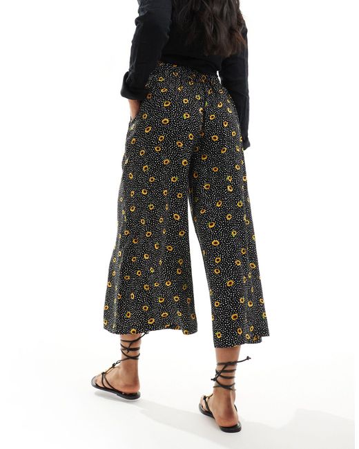 New Look Black Ditsy Cropped Pants