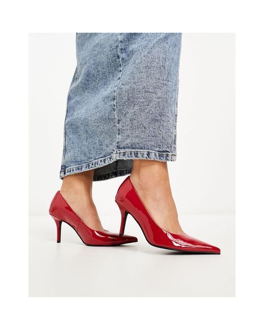 Wide fit - sienna - décolleté a pianta larga rosse con tacco medio di ASOS in Red