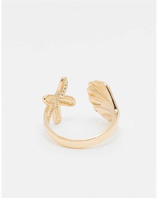 Anello Dorato Con Design Avvolgente E Conchiglie di ASOS in Natural