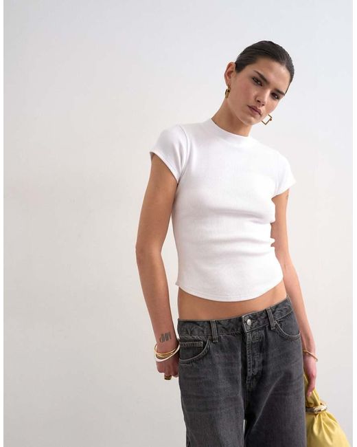 TOPSHOP White Rib Fitted Curve Hem Tee