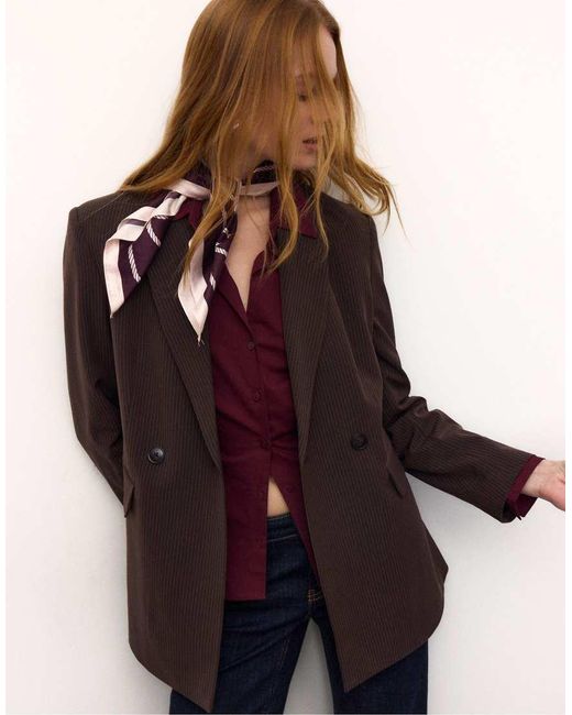 Stradivarius Gestreepte Aansluitende Blazer in het Brown