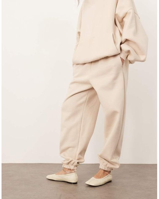 Joggers Extragrandes Con Bajo Ajustado De Tejido Grueso Premium De -Neutro ARRANGE de color Natural