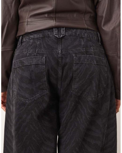 ARRANGE Brown Curve Franklyn Seam Detail Barrel Jean