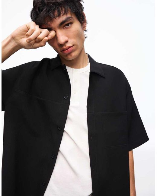 Bershka Black Short Sleeve Boxy Tailored Fit Shirt for men