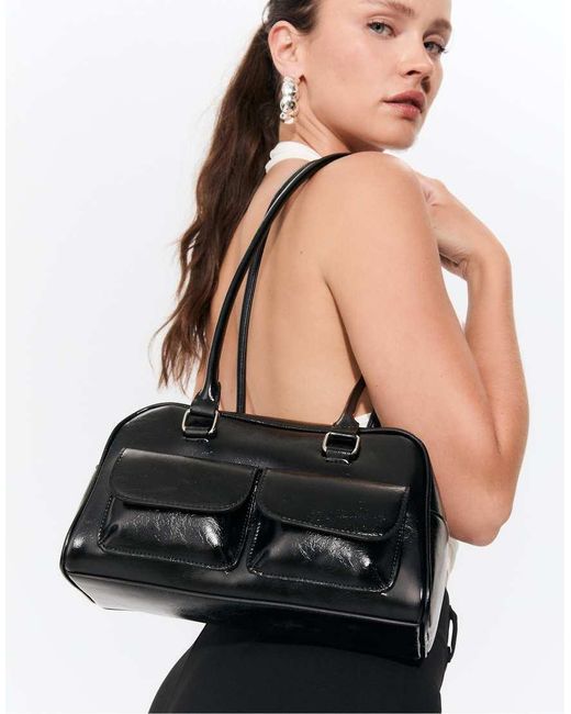 Borsa Da Spalla Nera Con Tasche E Manici Lunghi di Stradivarius in Black