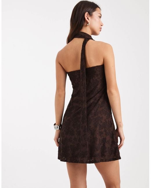 Robe courte en dentelle avec foulard - chocolat Miss Selfridge en coloris Red