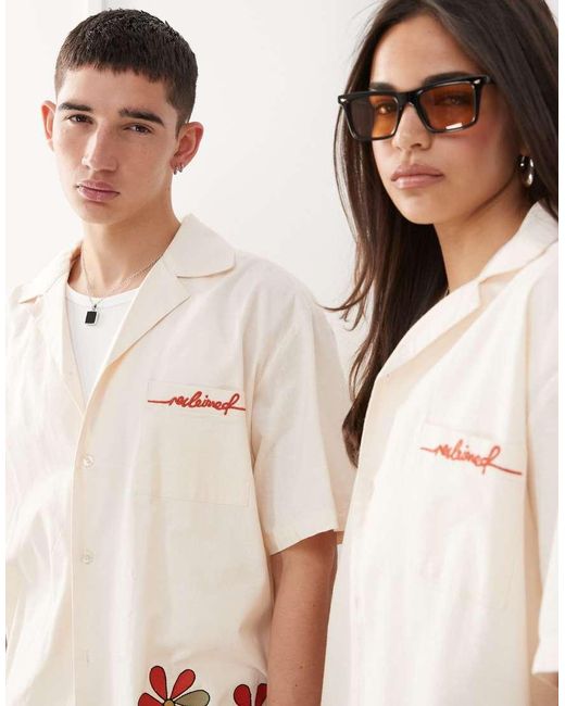 Reclaimed Vintage Natural Unisex Short Sleeve Shirt With Logo And Flower Print