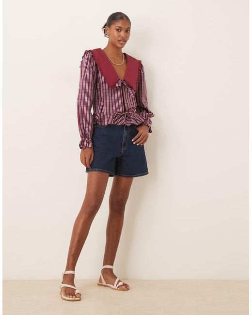 Blusa Burdeos A Cuadros Azul Marino Con Solapas Extragrandes Y Lazada Delantera De -Rojo Glamorous de color Red