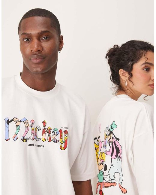 Camiseta Blanca De Corte Cuadrado Extragrande Con Estampados De Mickey Mouse Y Sus Amigos De Disney De ASOS de color Natural