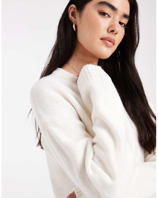 Jersey Blanco Porcelana Con Cuello Redondo Luxe De Cotton On de color White