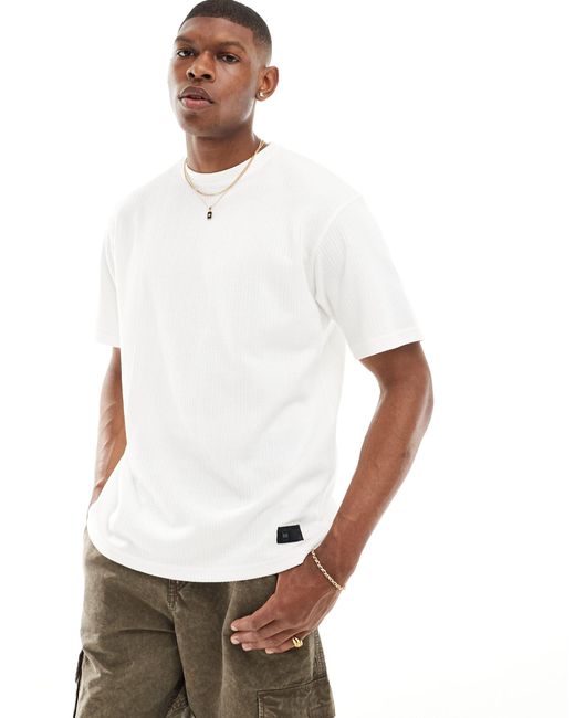 Pull&Bear White Textured T-shirt for men