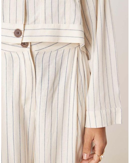 Pantalones Blancos De Pernera Ancha Con Raya Diplomática De Tejido Efecto Lino De (Parte De Un Conjunto) Aware de color Natural