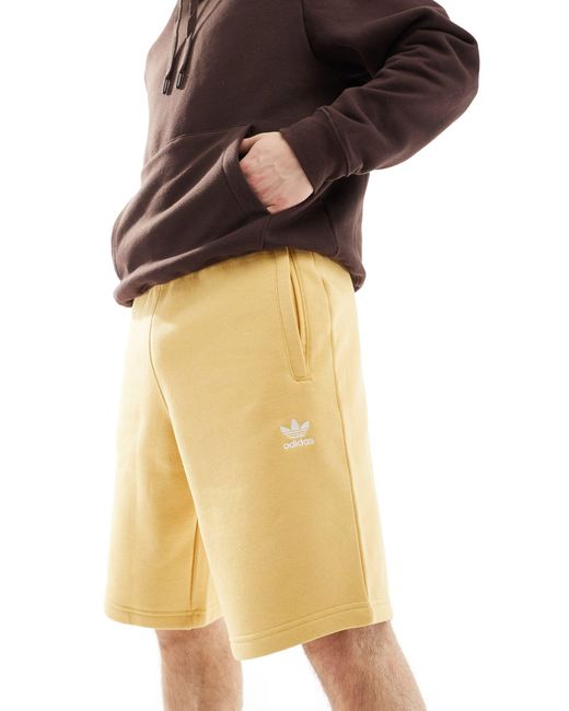 Pantalones cortos color essentials Adidas Originals de hombre de color Yellow