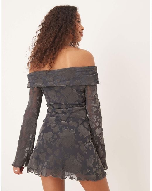 ASOS Gray – schulterfreies, beflocktes minikleid