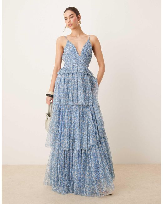Robe longue froncée à volants - fleuri LACE & BEADS en coloris Blue