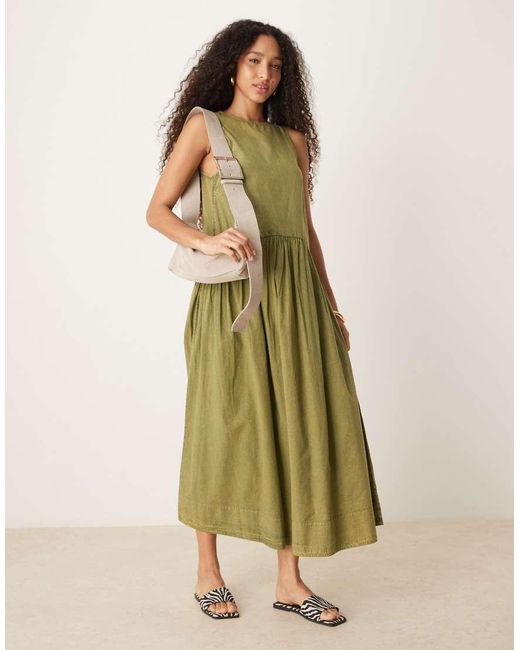 Vestido Midi Verde Amplio Con Cuello Barco Y Cintura Baja De ASOS de color Green