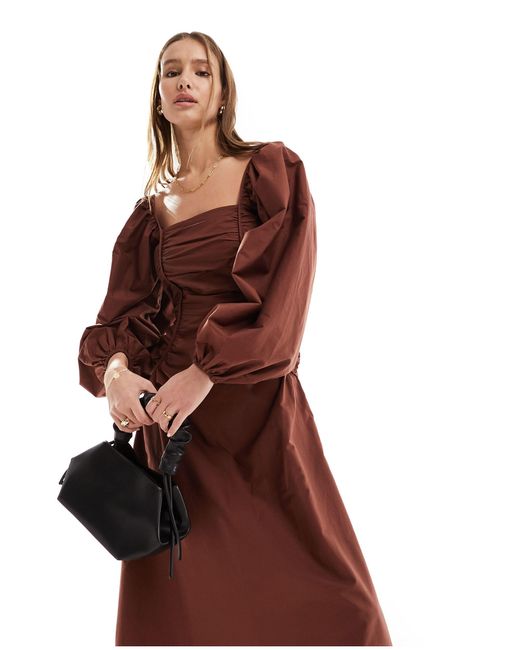 Robe mi-longue en popeline à encolure carrée avec taille cintrée - chocolat ASOS en coloris Red