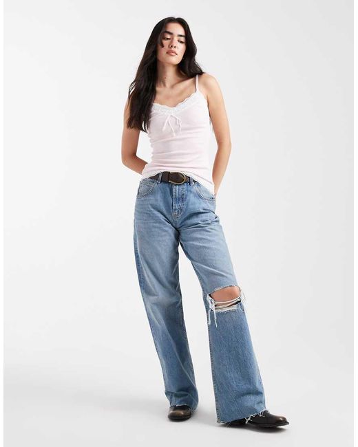 Top A Canottiera Traforato Stile Y2K Rosa Con Spalline Sottili E Finiture di Hollister in White