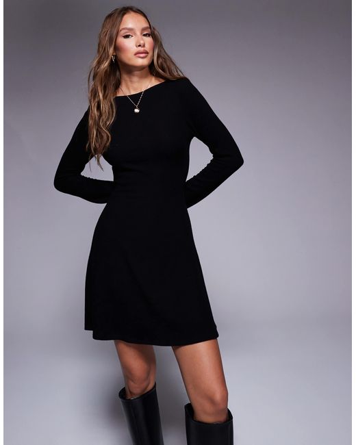ASOS Black – langärmliges, ausgestelltes minikleid
