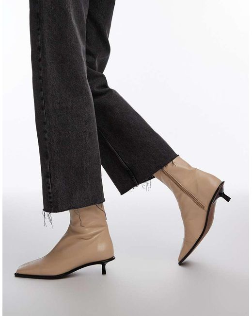 Noah di TOPSHOP in Black