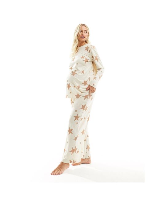 Asos design maternity - pigiama super morbido con top a maniche lunghe e pantaloni color crema con stelle di ASOS in Natural