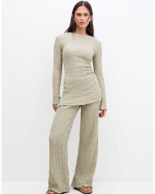 Top Asimmetrico A Maniche Lunghe Testurizzato di Pull&Bear in Natural