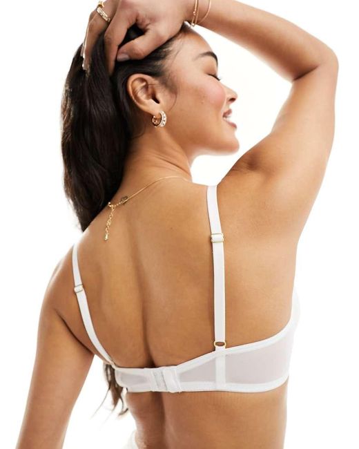 Sujetador De Novia Escotado Con Relleno De Encaje S.E.X.Y. De Ann Summers de color White