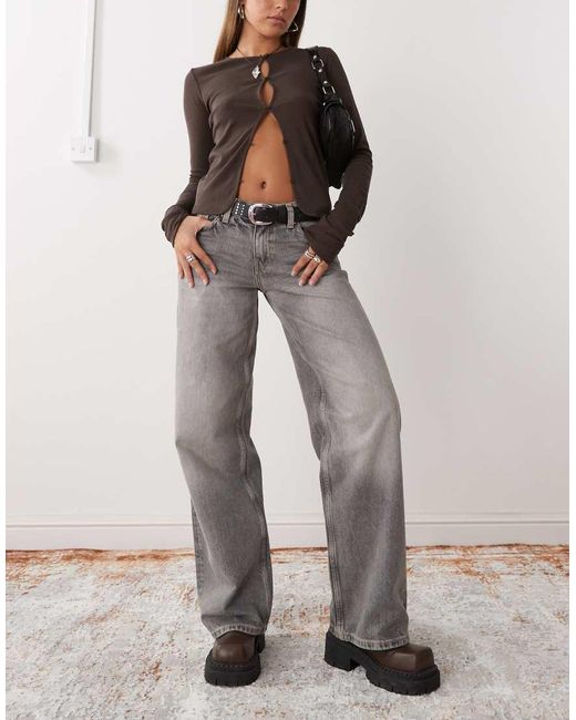 Vaqueros Holgados De Talle Bajo Con Lavado Ample De Weekday de color Gray
