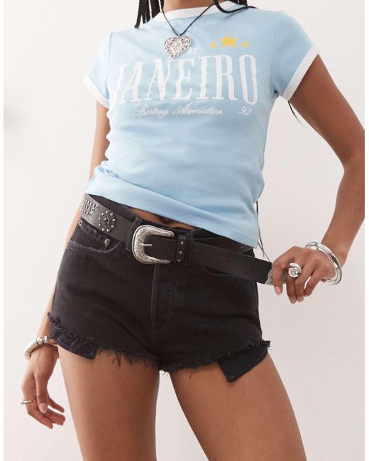 Maia - mini-short en jean - délavé Weekday en coloris Black