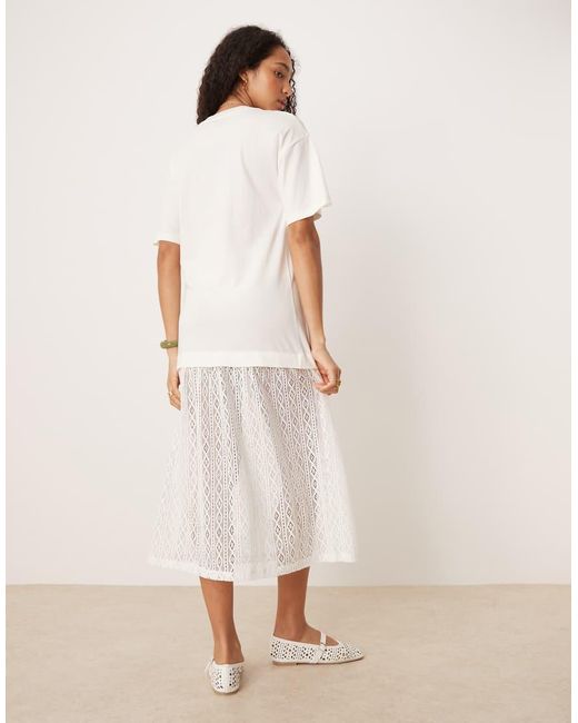 Vestido Midi Blanco Estilo Camiseta Con Cintura Caída De Croché De ASOS de color Natural