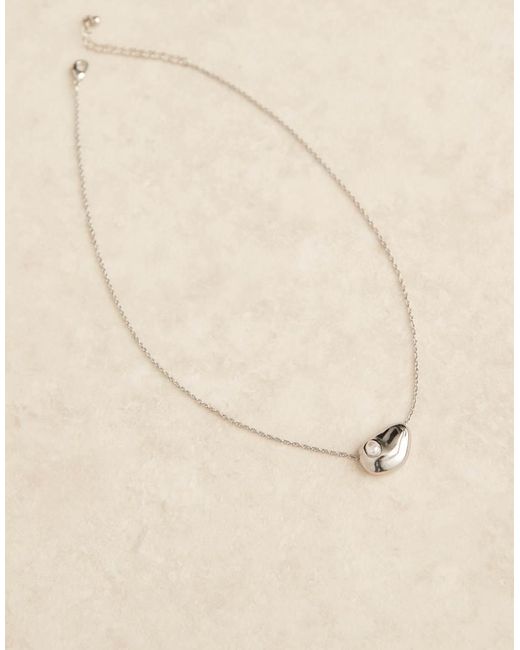 Collana Argentata Con Pendente Effetto Metallo Fuso Con Perla Sintetica di ASOS in Brown