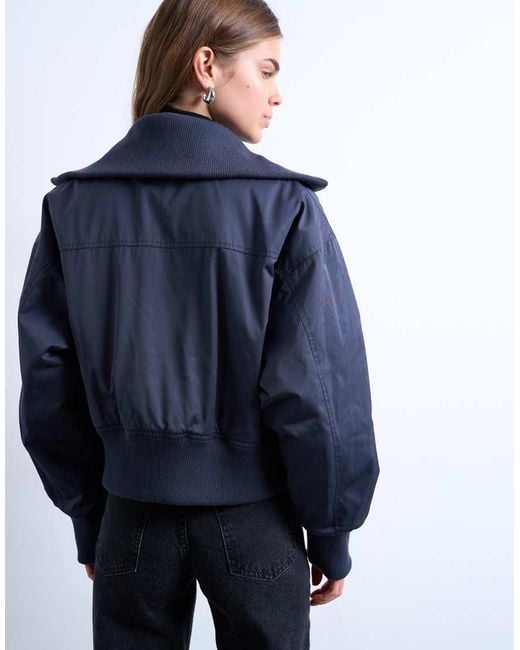 Giacca Bomber Corta A Coste Con Colletto Ampio di TOPSHOP in Blue