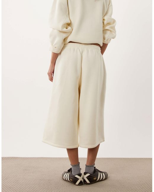 Short ASOS en coloris Natural