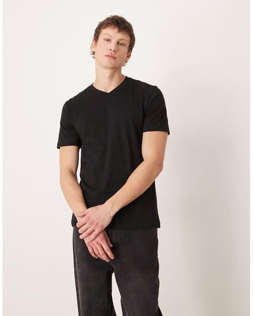 Mango Black Relaxed Fit V-neck T-shirt for men