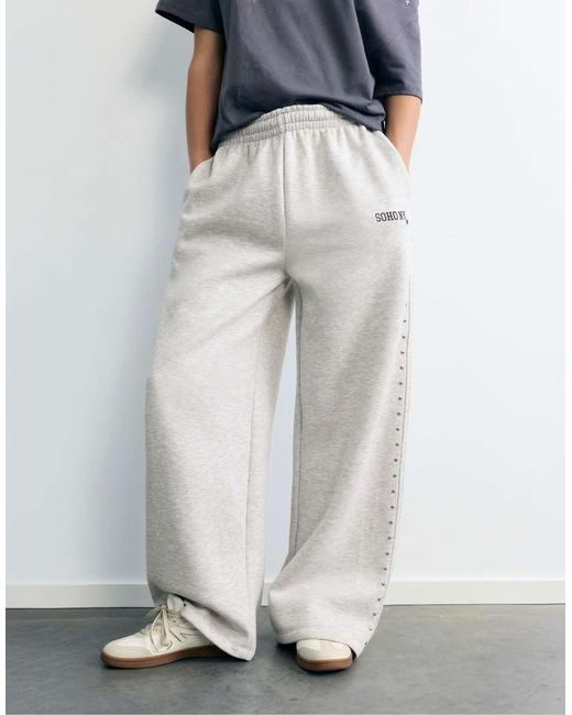 Pull&Bear Joggingbroek Met Studs in het White