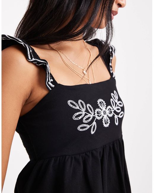 Miss Selfridge Black – besticktes camisole-top mit rüschendetail