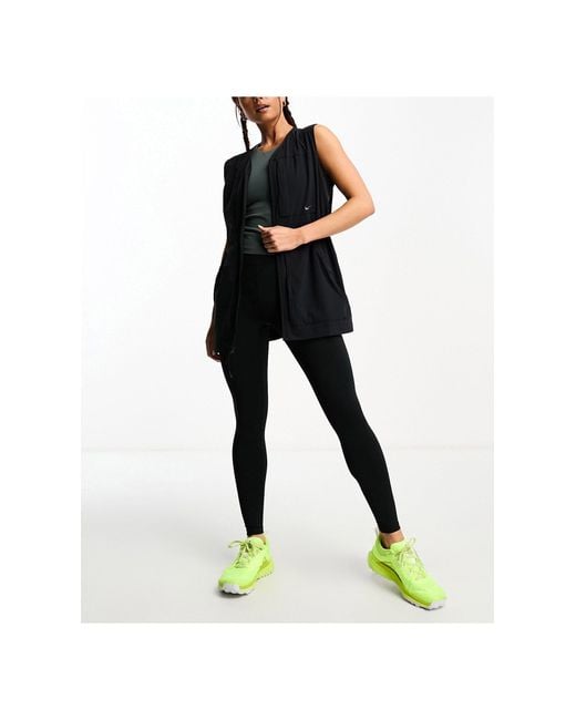 Chaleco dri-fit city ready Nike de color Black