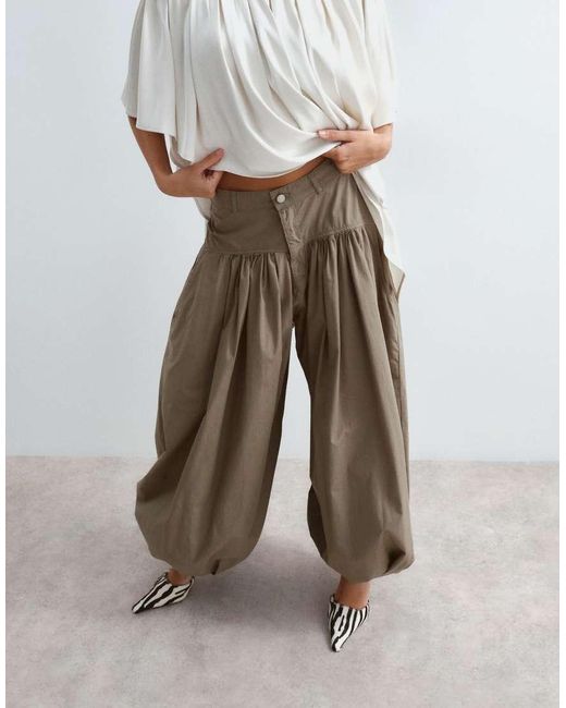 ARRANGE Multicolor Waist Seam Balloon Leg Trousers