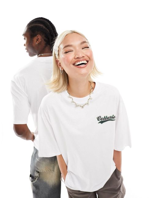 Unisex - t-shirt bianca con logo stile college di Collusion in White
