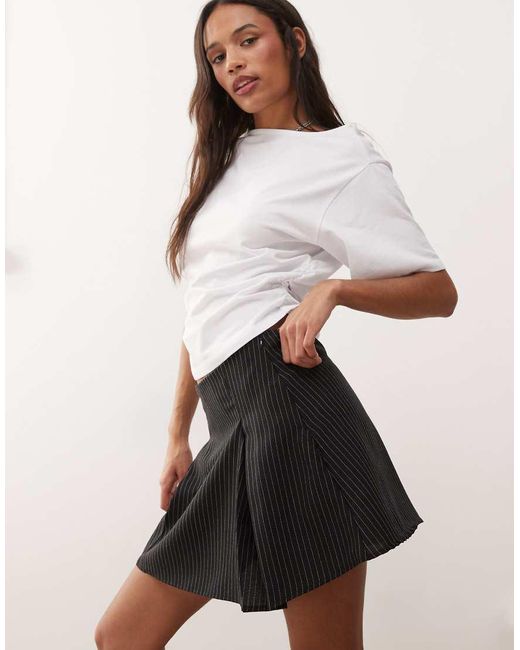 Reclaimed (vintage) Elegante Mini Skort in het Black
