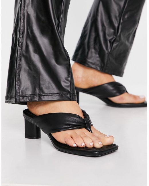 Bershka Padded Low Heel Thong Sandal in Black | Lyst