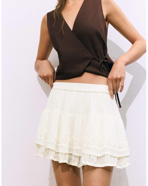 Mini-jupe volantée - glace Pull&Bear en coloris White